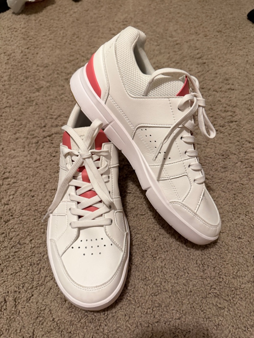 OC (On Cloud) The Roger sneaker. Brand new, never worn. Size 9.5